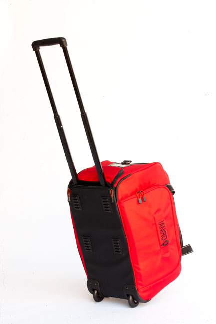 Los Open AC/DC van con esta bolsa acolchada con ruedas