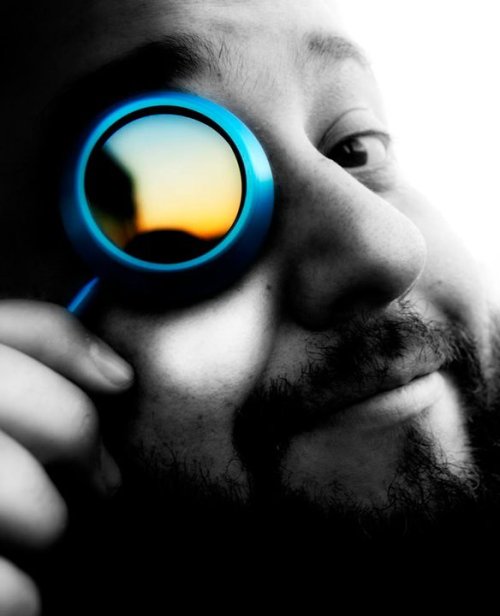 Para qué poner una foto sosa de la lupa, teniendo esta fantástica de Pol Turrents (AEC) Espero que no me pida derechos de imagen...