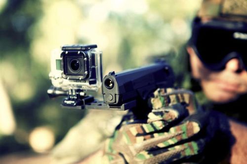 Cámara montada en un adaptador propio de Airsoft