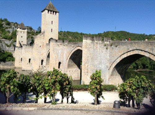 El Pont  Valentré, salida de peregrinos de Cahors