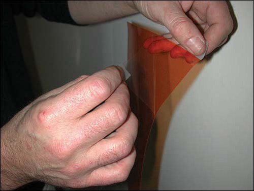 Sacando la fina película protectora