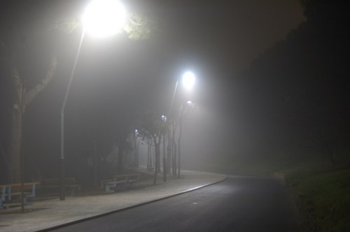 Blanco y mucho efecto niebla