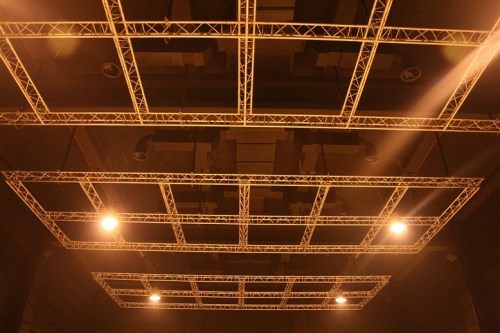 Islas realizadas con truss fue la solución para el plató de 400m2 del Parc Audiovisual de Catalunya