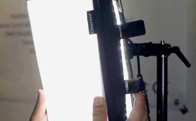 El Flexible con su mini caja de luz