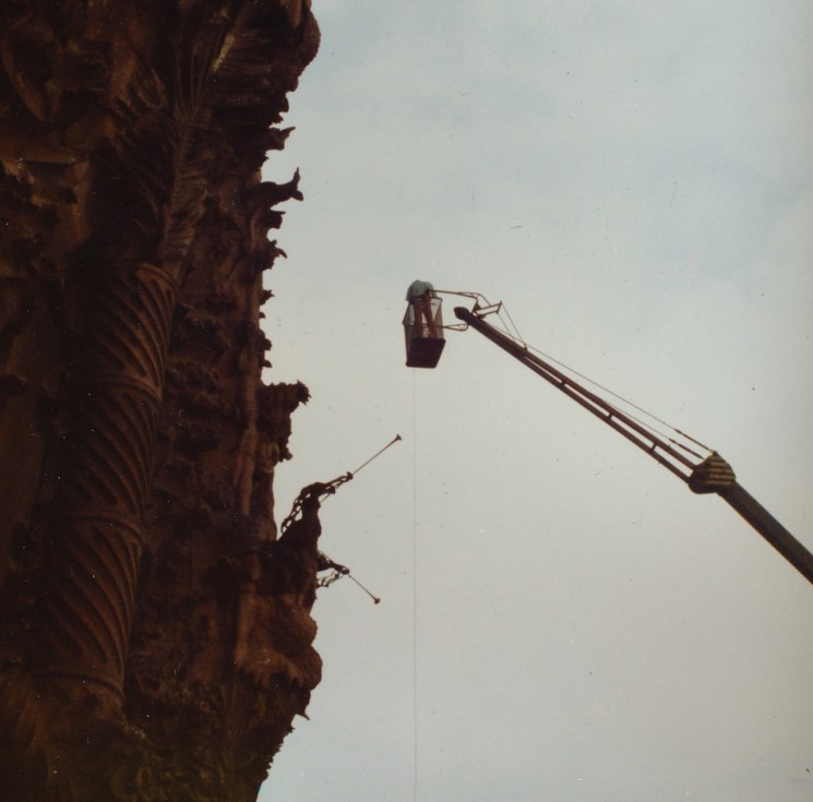 1987, Tomàs Pladevall rodando en una cesta a 70 metros de altura